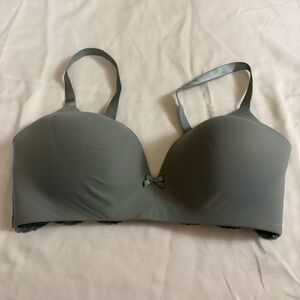 La vie en rose green lace wireless bra size 38DD